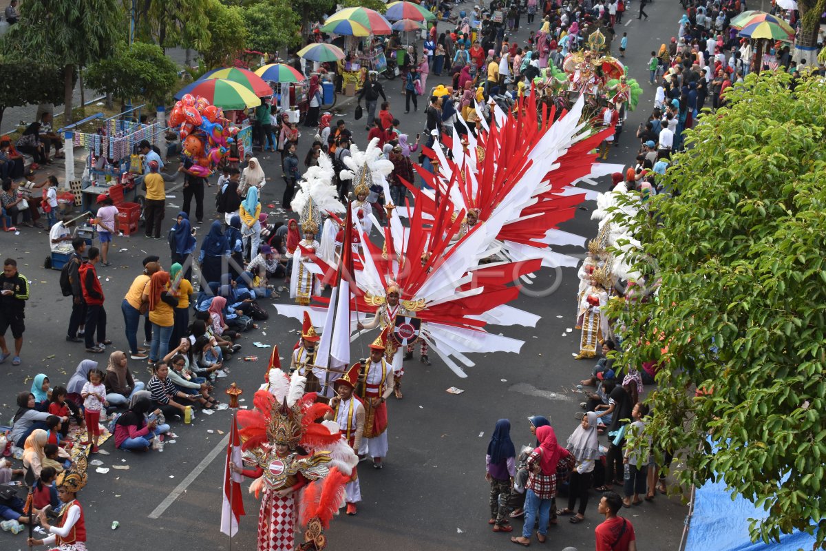 KARNAVAL INDEPENDENCE | ANTARA Foto