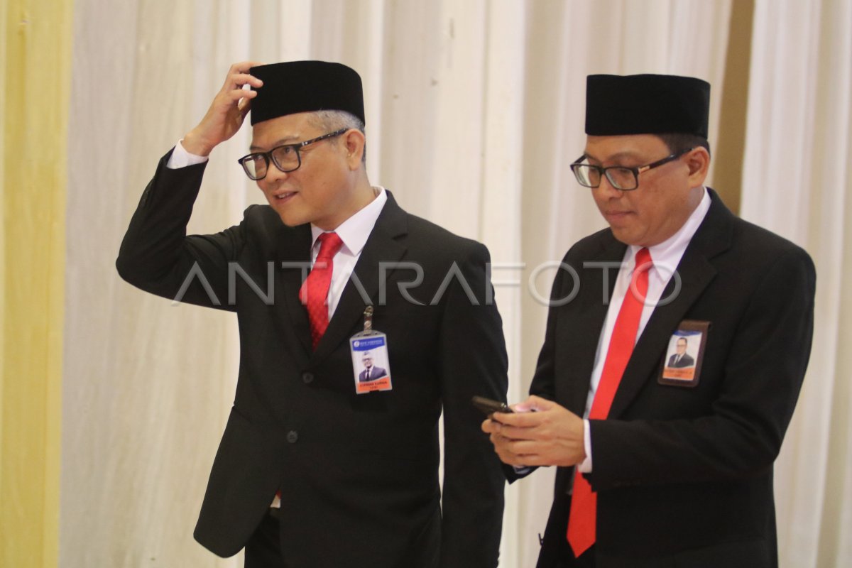 Ogzidan spermani yalayotgan odam Porno xuddi shu toshakda uygondi