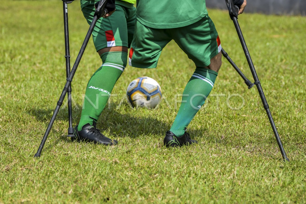 TRAINING SLIM ASIAN TROPHY AMPUTEE FOOTBALL | ANTARA Foto