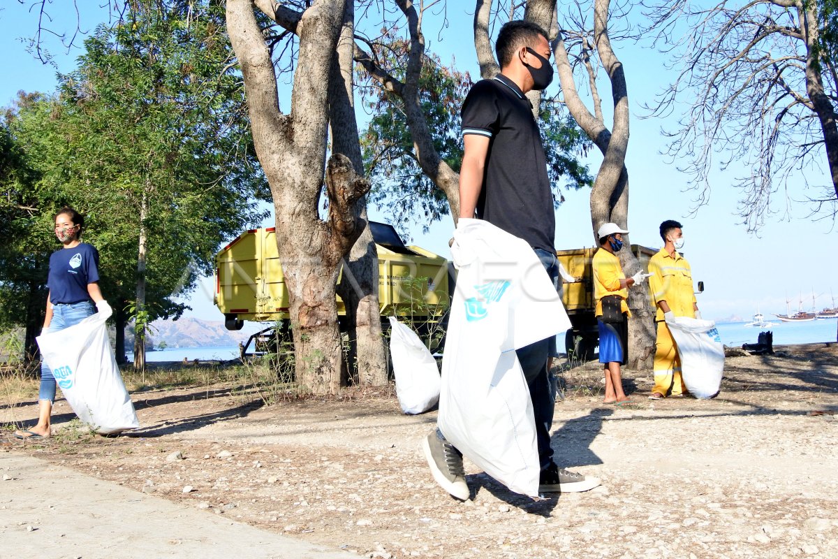 AKSI BERSIH PANTAI "BAKU BANTU LABUAN BAJO"