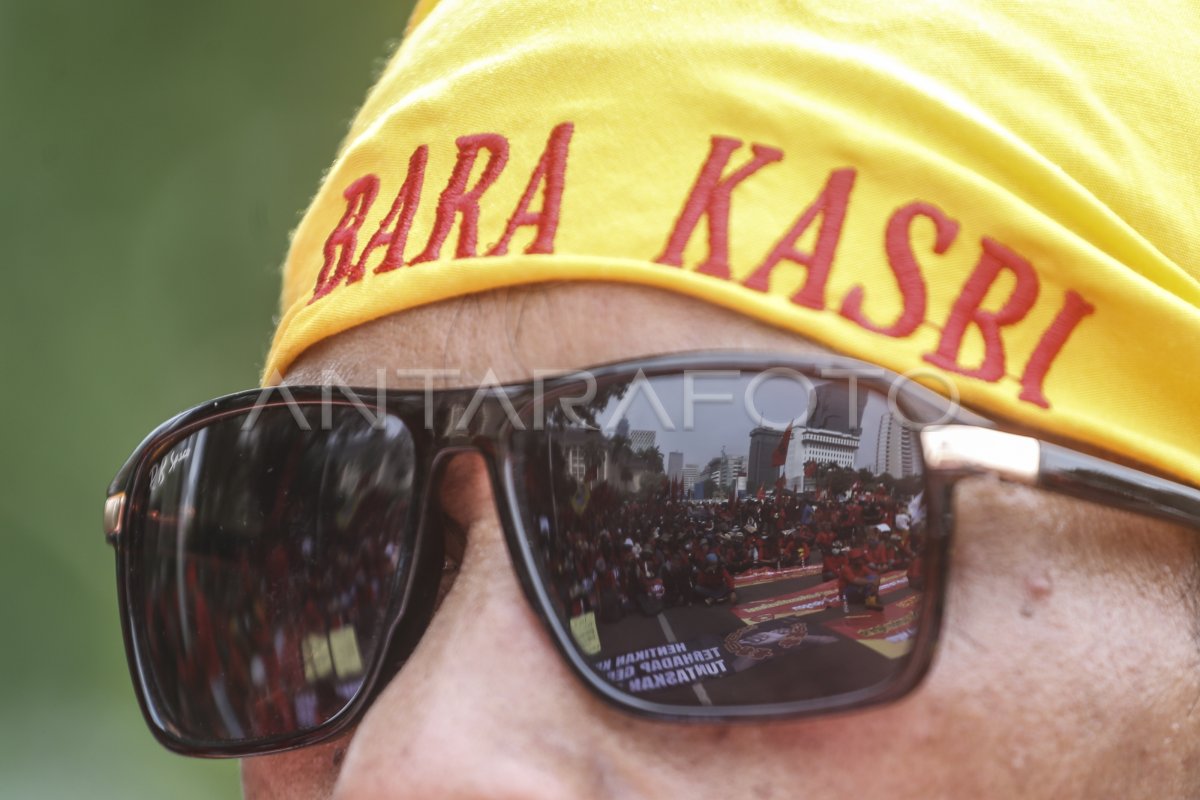 UNJUK RASA BURUH DI JAKARTA