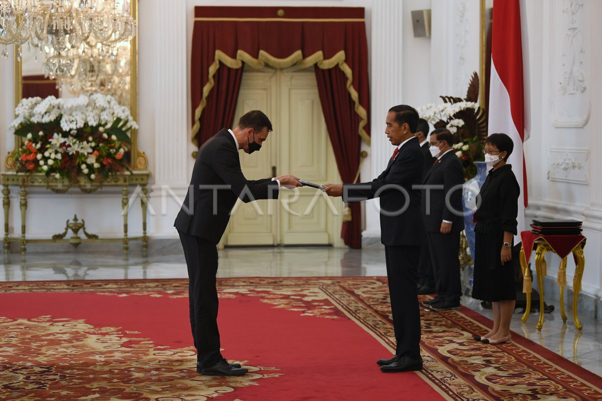 PR&Eacute;SIDENT JOKOWI RE&ccedil;U DUBES LETTRE DE CONFIANCE LBBP