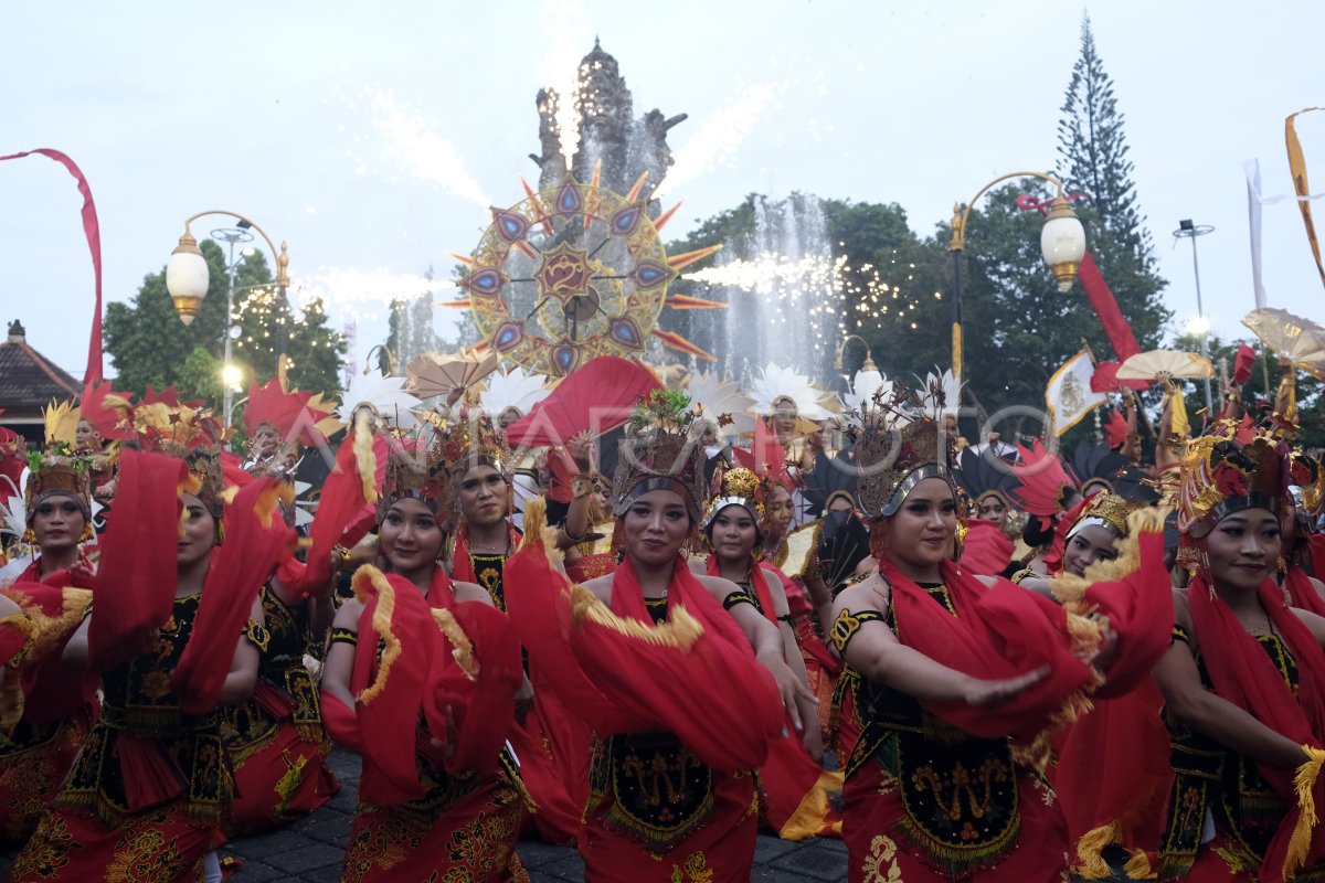 PARADE BUDAYA MELEPAS MATAHARI YEAR 2022 | ANTARA Foto
