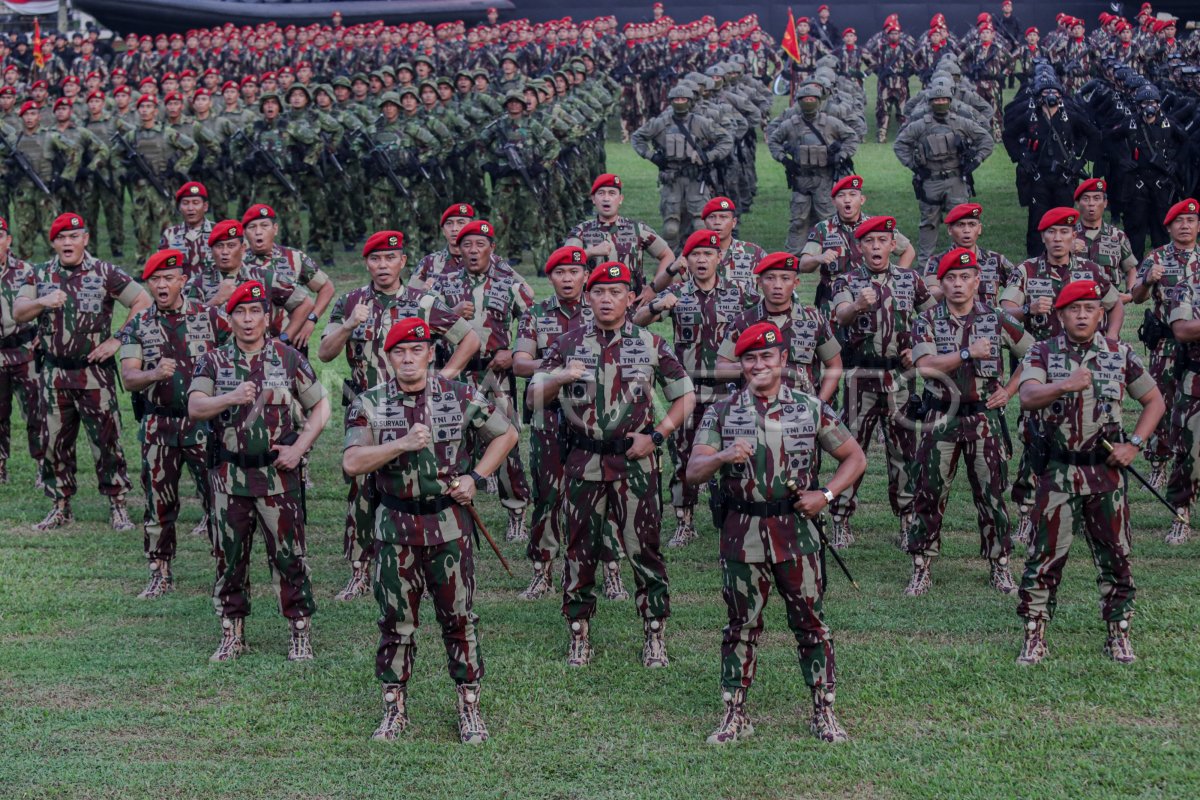 Upacara Penyerahan Satuan Kopassus Antara Foto