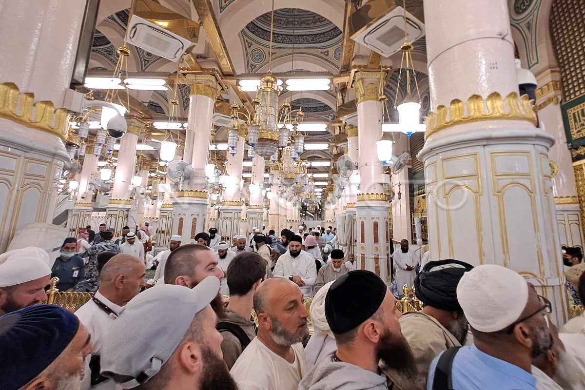 Ziarah Makam Rasulullah Saw Antara Foto