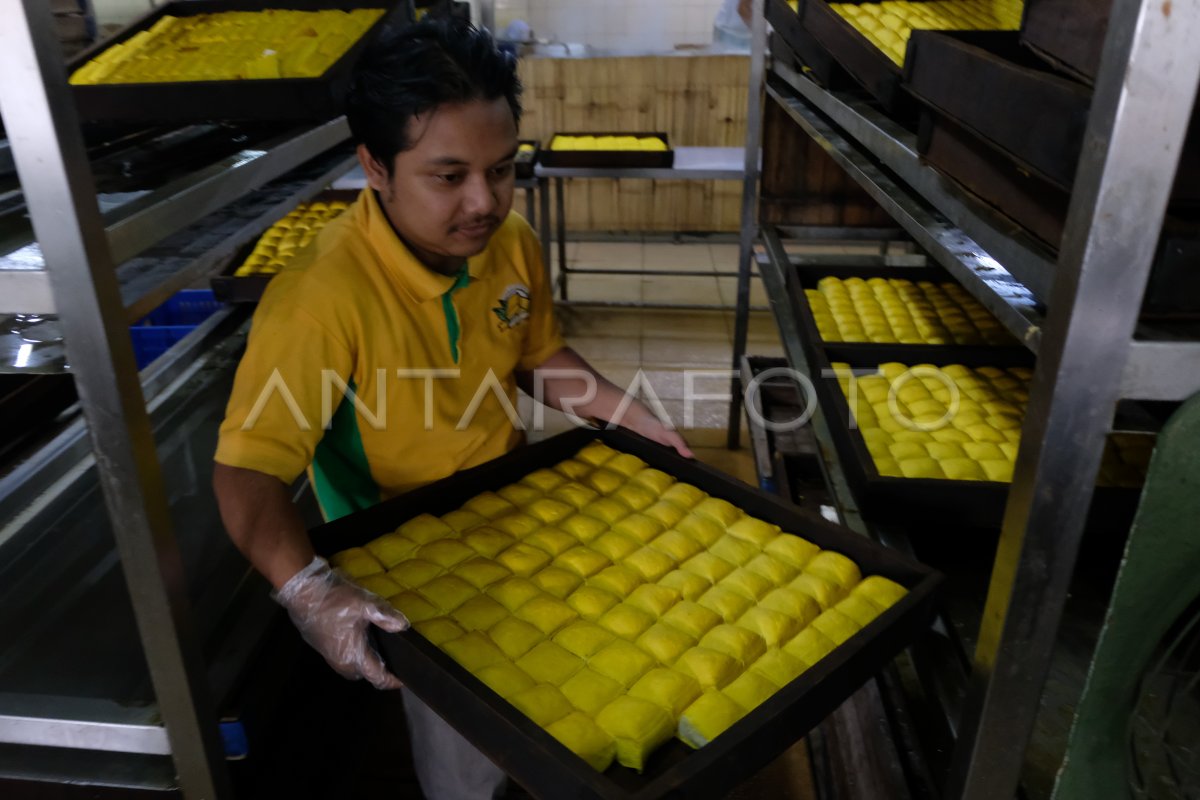 Produksi Tahu Susu Lembang | ANTARA Foto