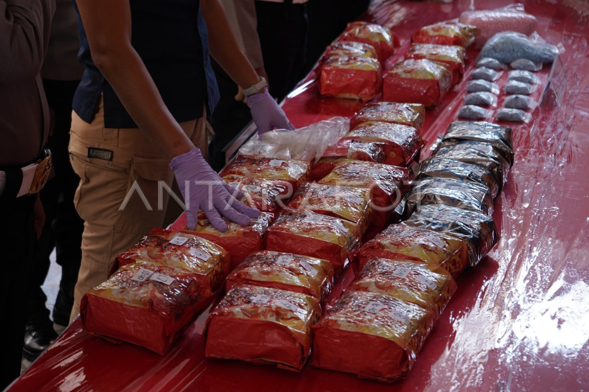 Pengungkapan Kasus Peredaran Narkotika Jaringan Internasional Antara Foto