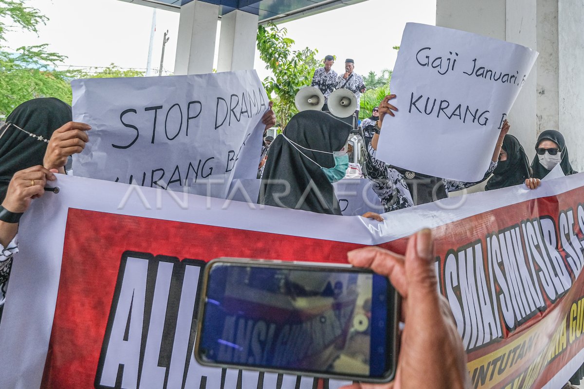Demo guru tuntut pemenuhan hak di Kendari