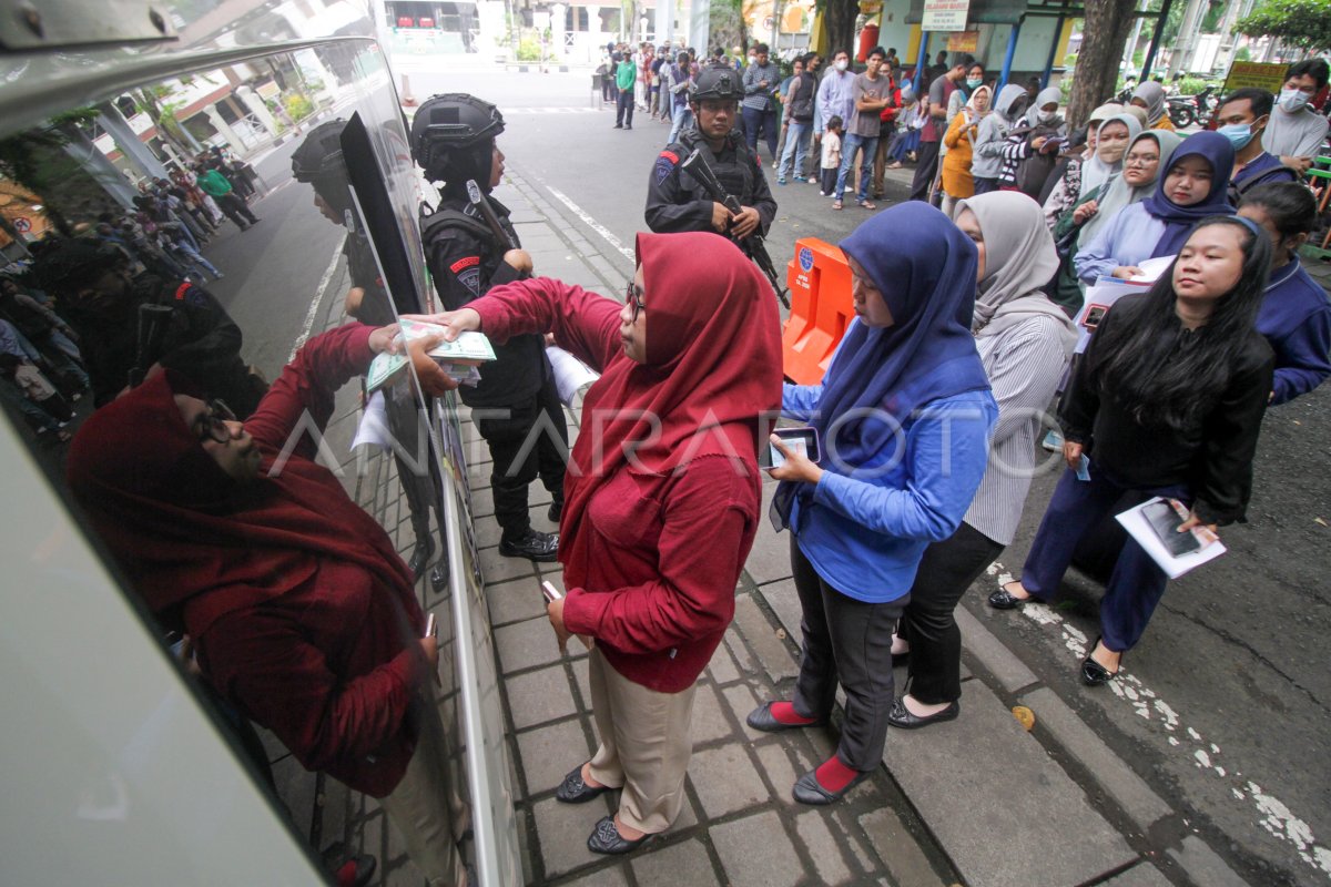 Penukaran uang baru Bank Indonesia di Sidoarjo