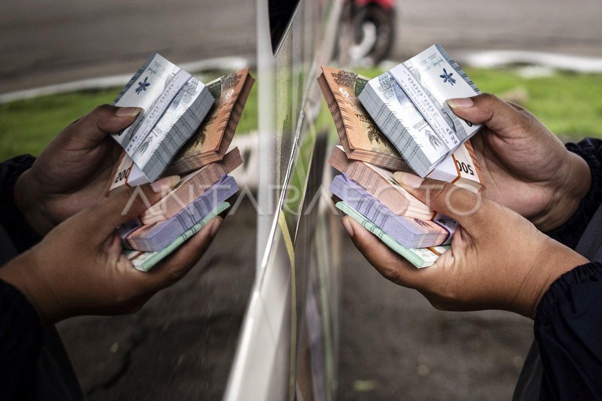 New rupiah money exchange service in Semarang