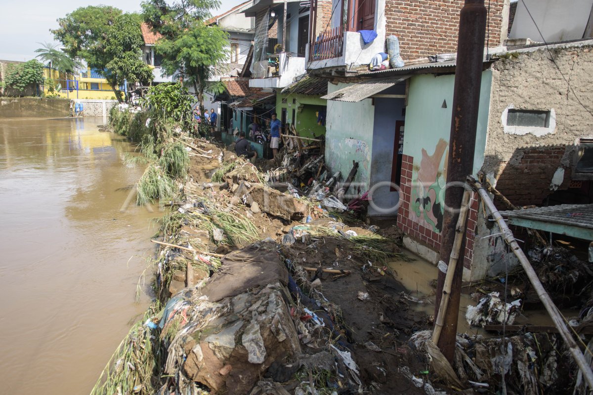 Cigede River embankment impact in Bandung District