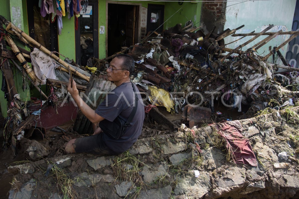 Cigede River embankment impact in Bandung District