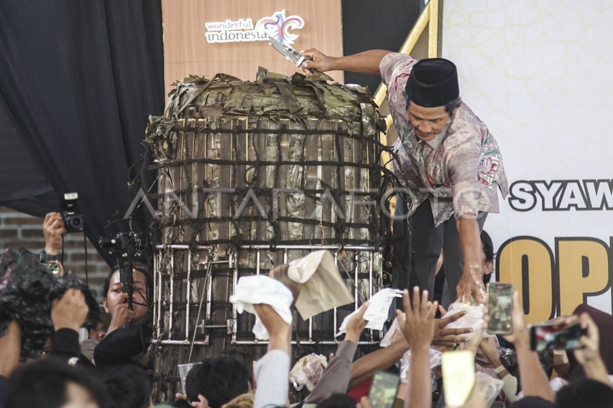 Tradisi syawalan lopis raksasa di Pekalongan