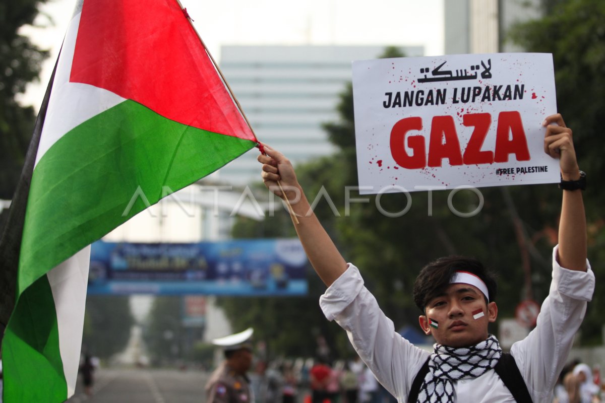 Aksi damai bela Palestina di Surabaya