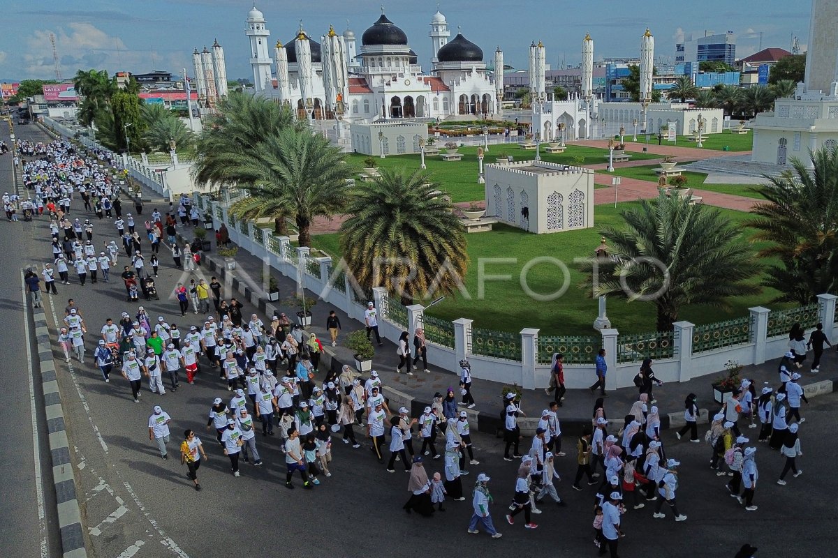 Jalan sehat HUT Banda Aceh dan Pegadaian