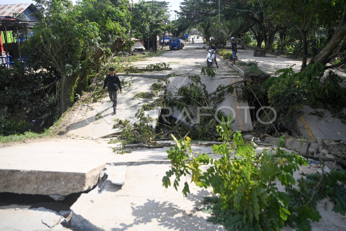 Jalan nasional di Samarinda amblas
