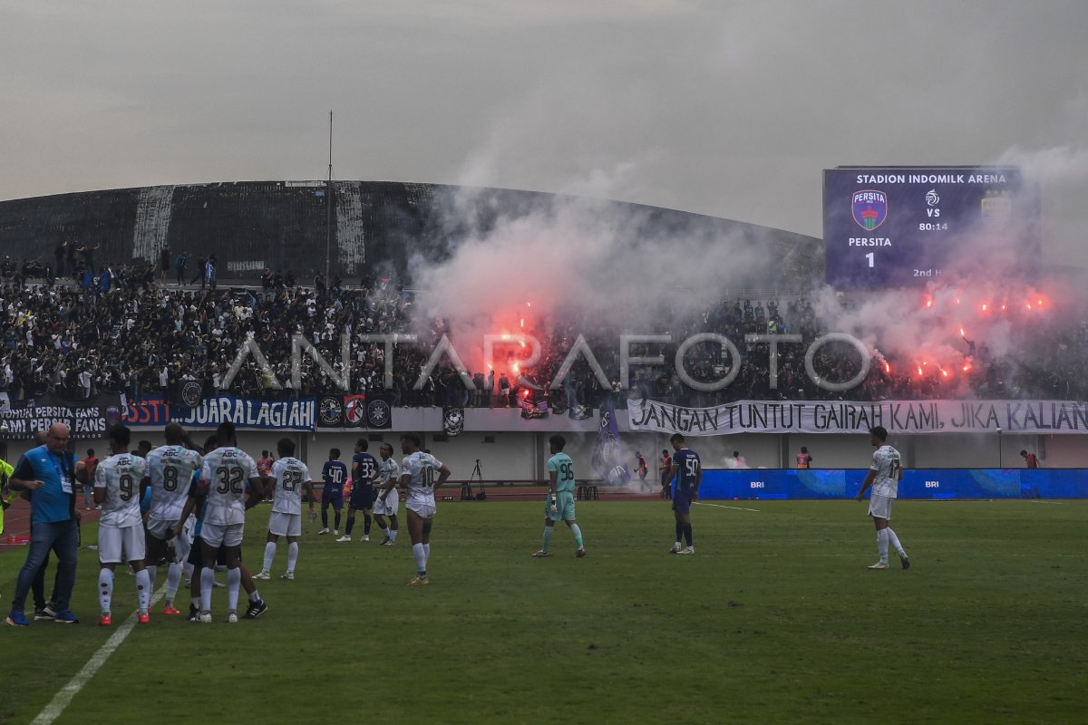 Competition against Persib stopped temporarily