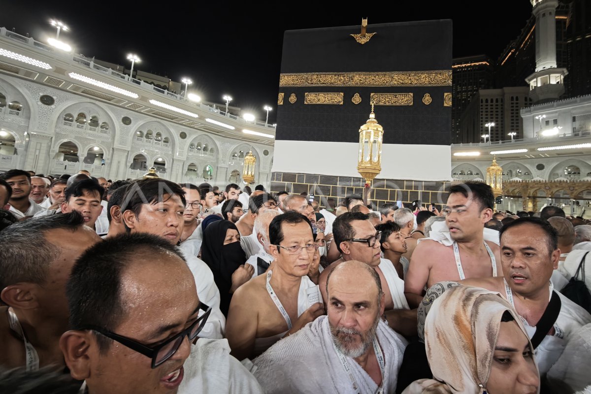 Menag menunaikan umrah wajib