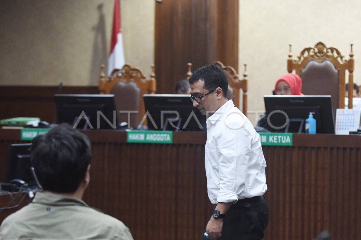 Sidang putusan kasus korupsi pengadaan APD COVID-19