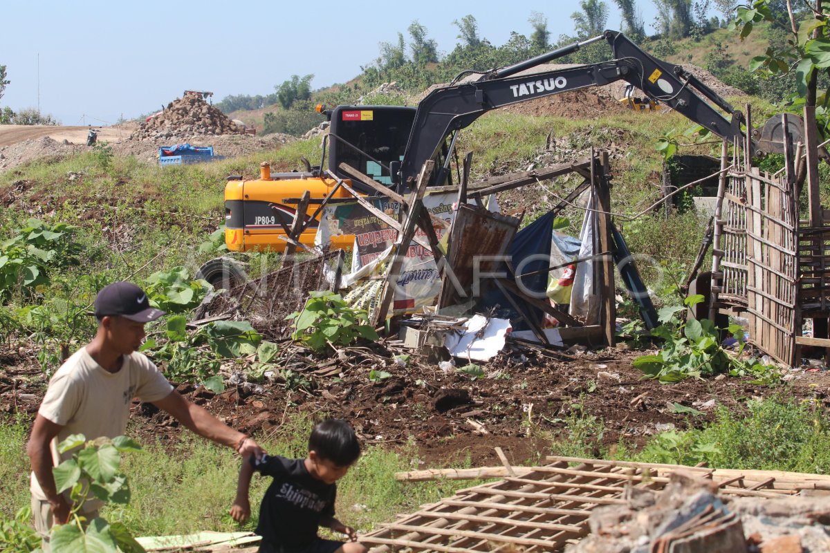 Land execution affected by Kediri toll development