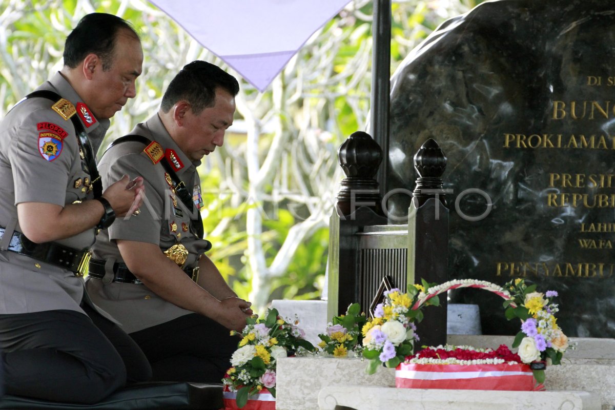 Pilgrimage to President Sukarno