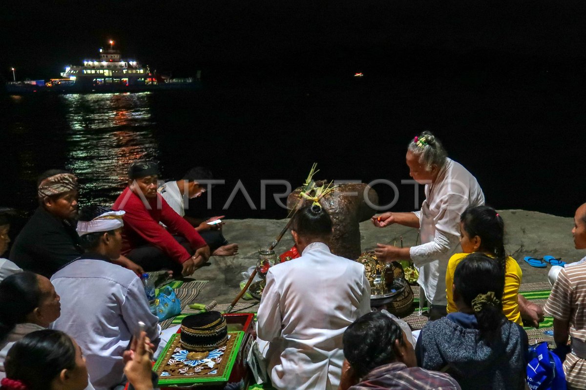 Prayer for the victims of KMP Tunu Pratama Jaya