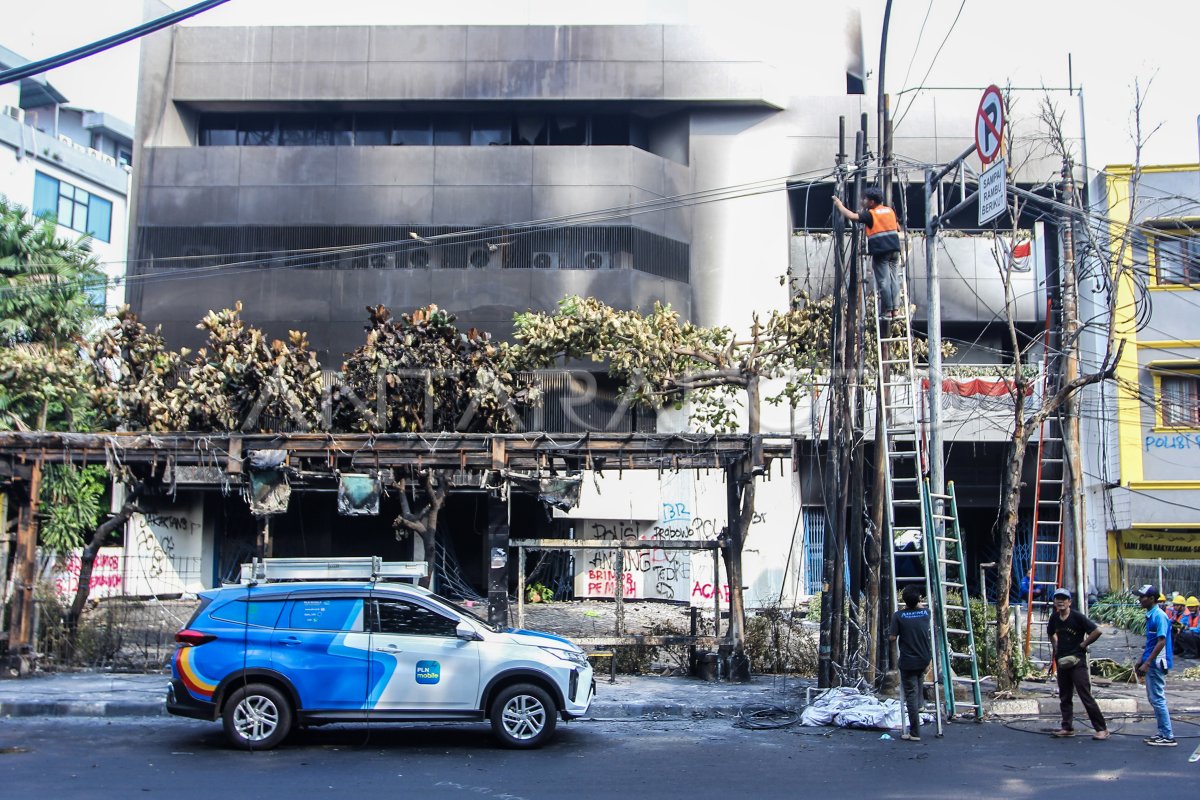 Perbaikan jaringan utilitas pascaunjuk rasa di Kwitang