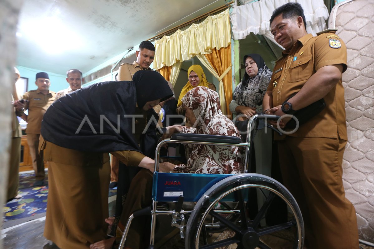 Bantuan kursi roda untuk keluarga pra sejahtera