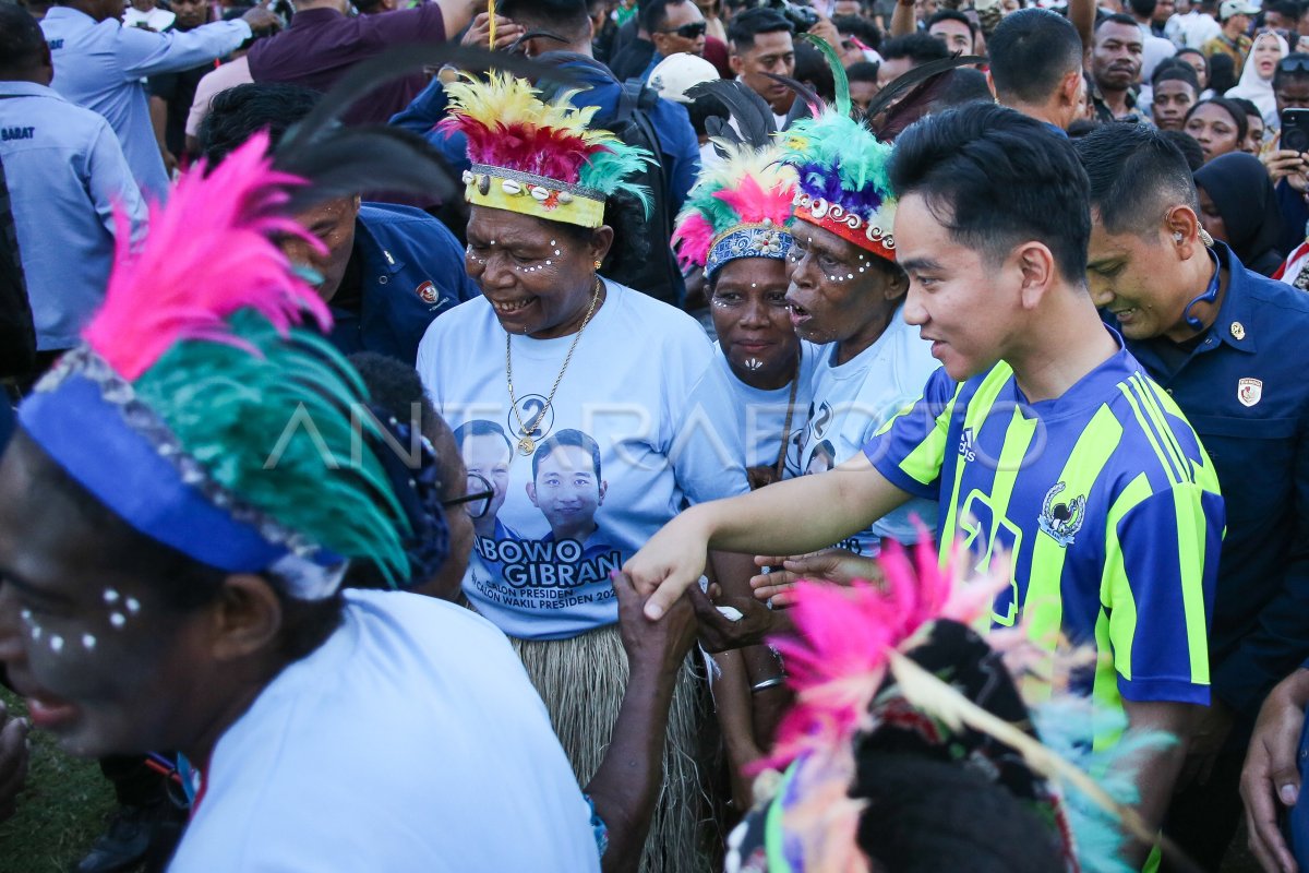 The Vice President plays soccer in West Papua