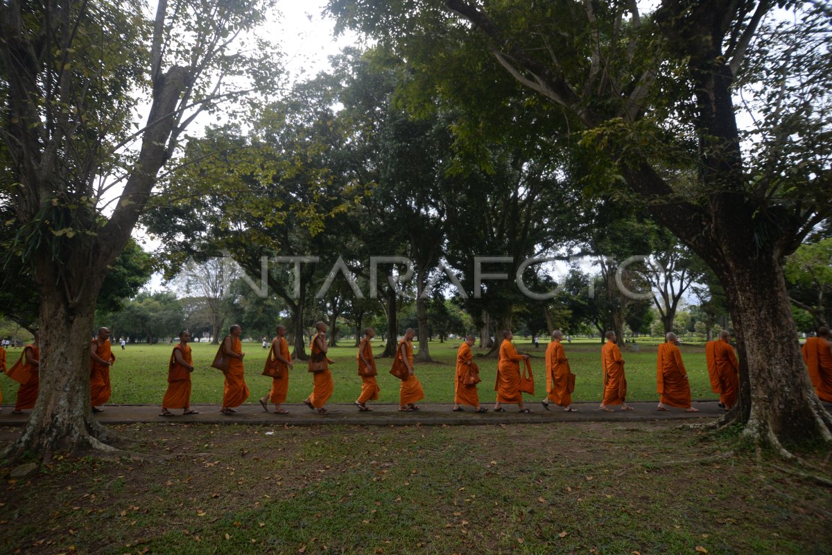 Prosesi sarana puja Waisak 2569 BE di Klaten