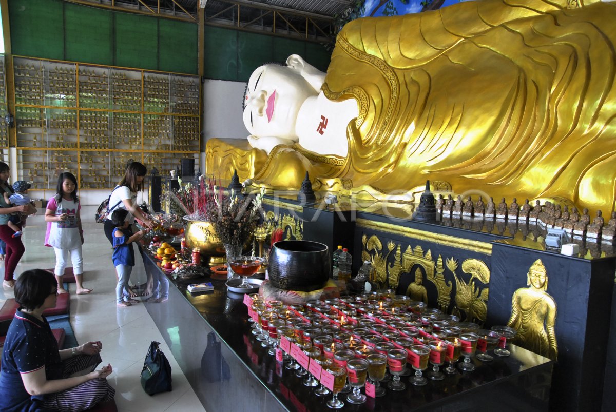 WISATA RELIGI PATUNG BUDDHA TIDUR