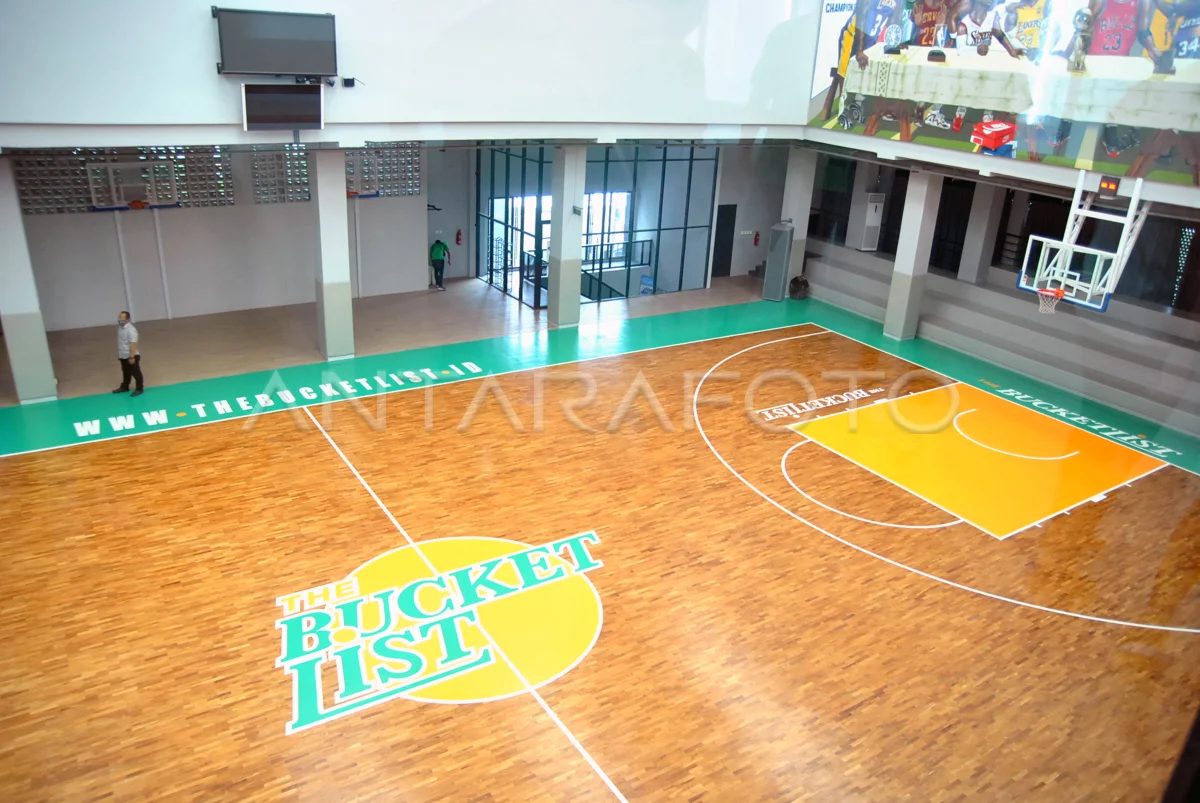 Basket indoor shop