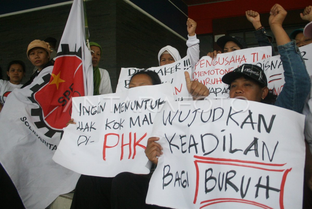 Buruh Ancam Demo Besar Berjilid Jelang Nataru Jika UMP 2026 Ditolak 4 Buruh Ancam Demo Besar Berjilid Jelang Nataru Jika UMP 2026 Ditolak