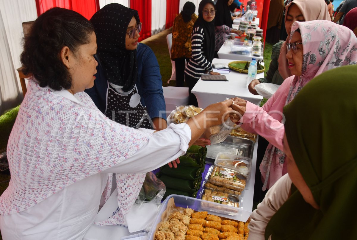 Bazar produk olahan ikan di Madiun