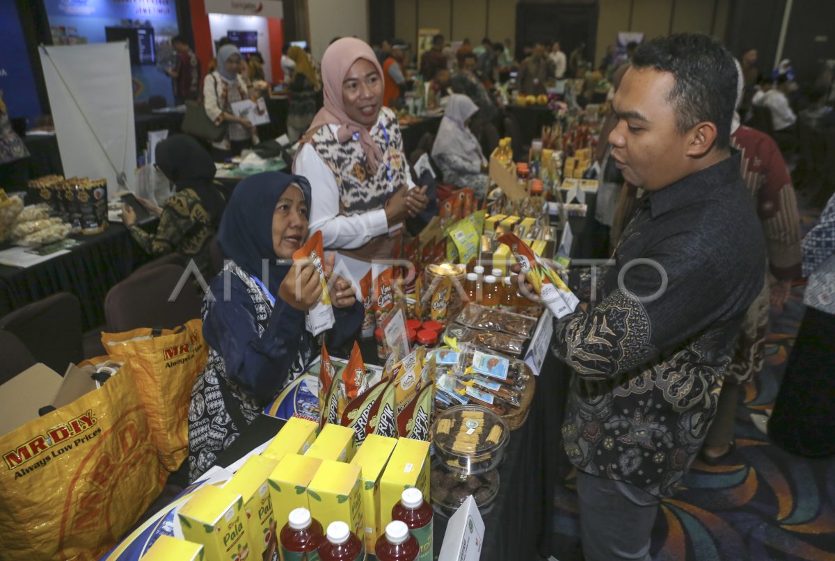Pameran produk Jawa Timur dan Maluku Utara