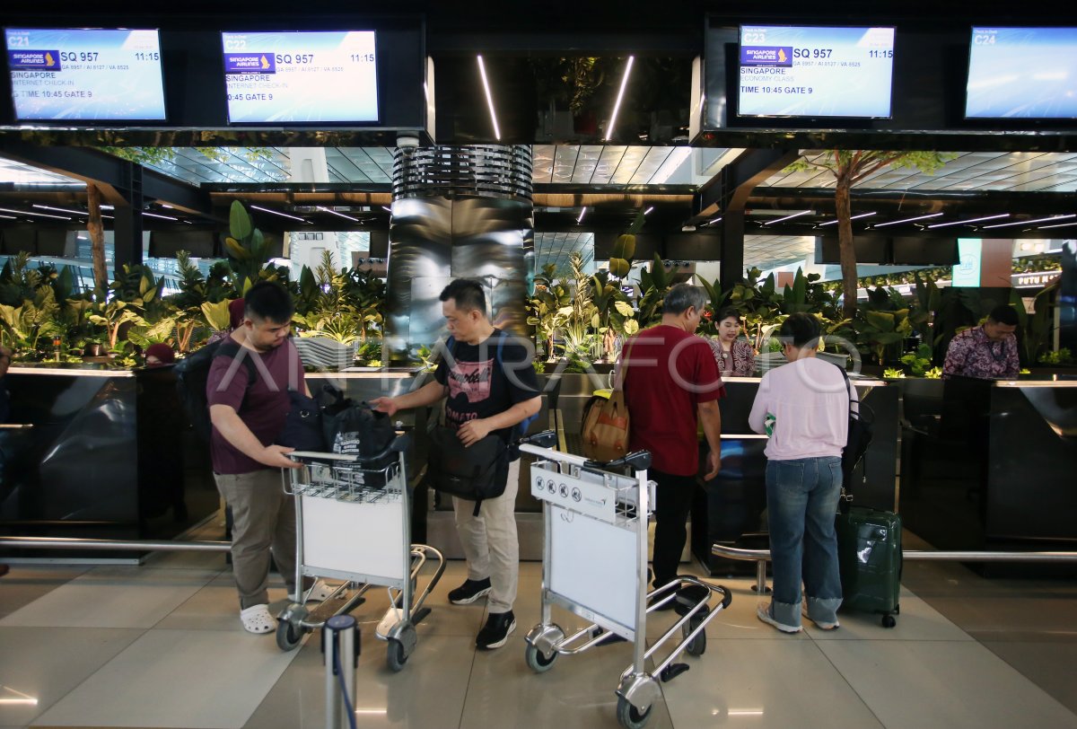 Soekarno Hatta Airport awarded Skytrax World Award