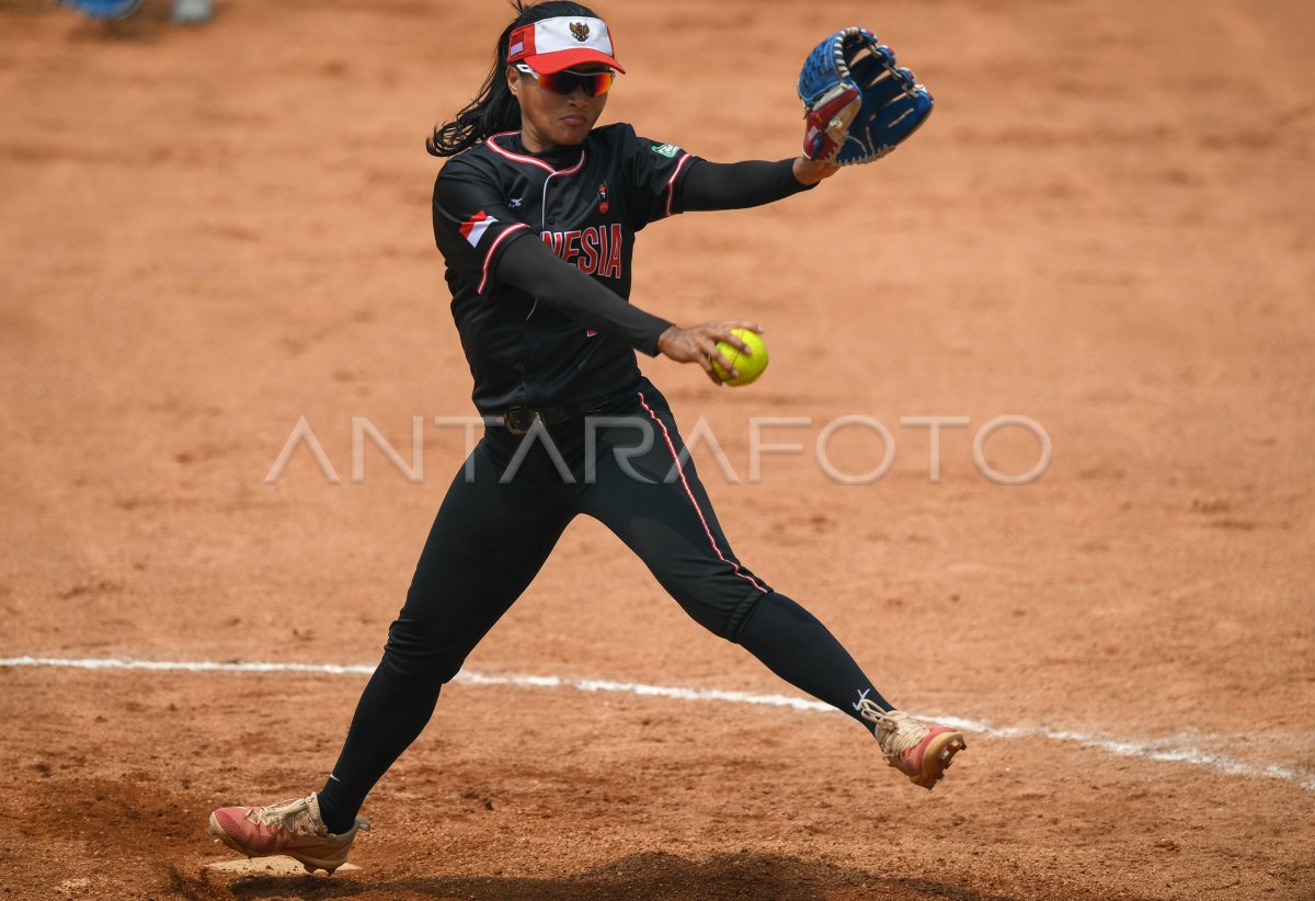 SOFTBALL PUTRI FILIPHINA VS INDONESIA ASIAN GAMES 2018 | ANTARA Foto