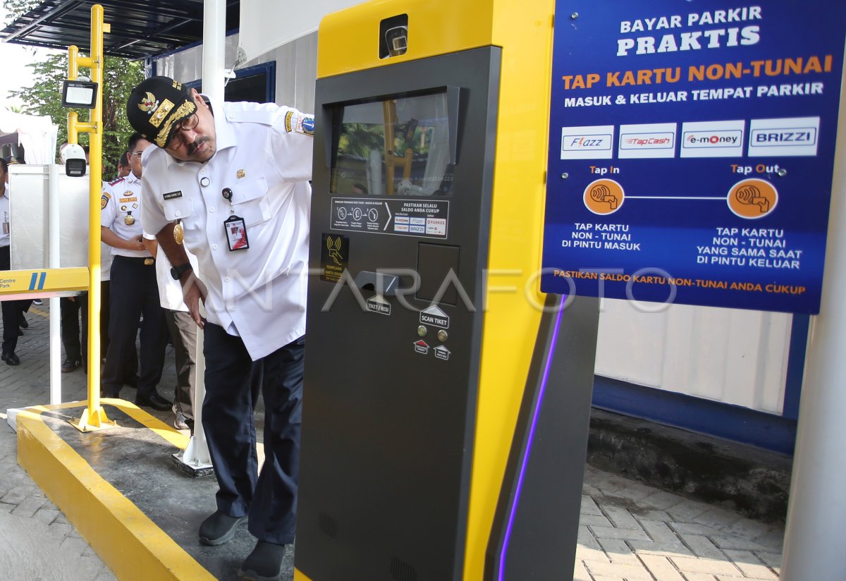 Rano Karno tinjau hasil revitalisasi kantong parkir MRT