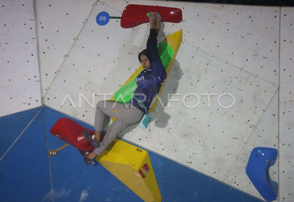 Final boulder junior putri Kejurnas Panjat Tebing 2025