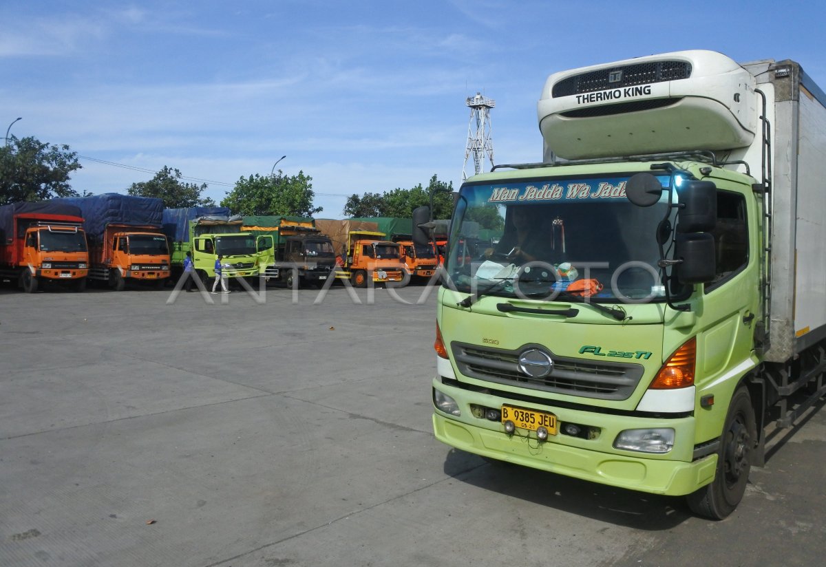 Peningkatan volume kendaraan di Pelabuhan Jangkar