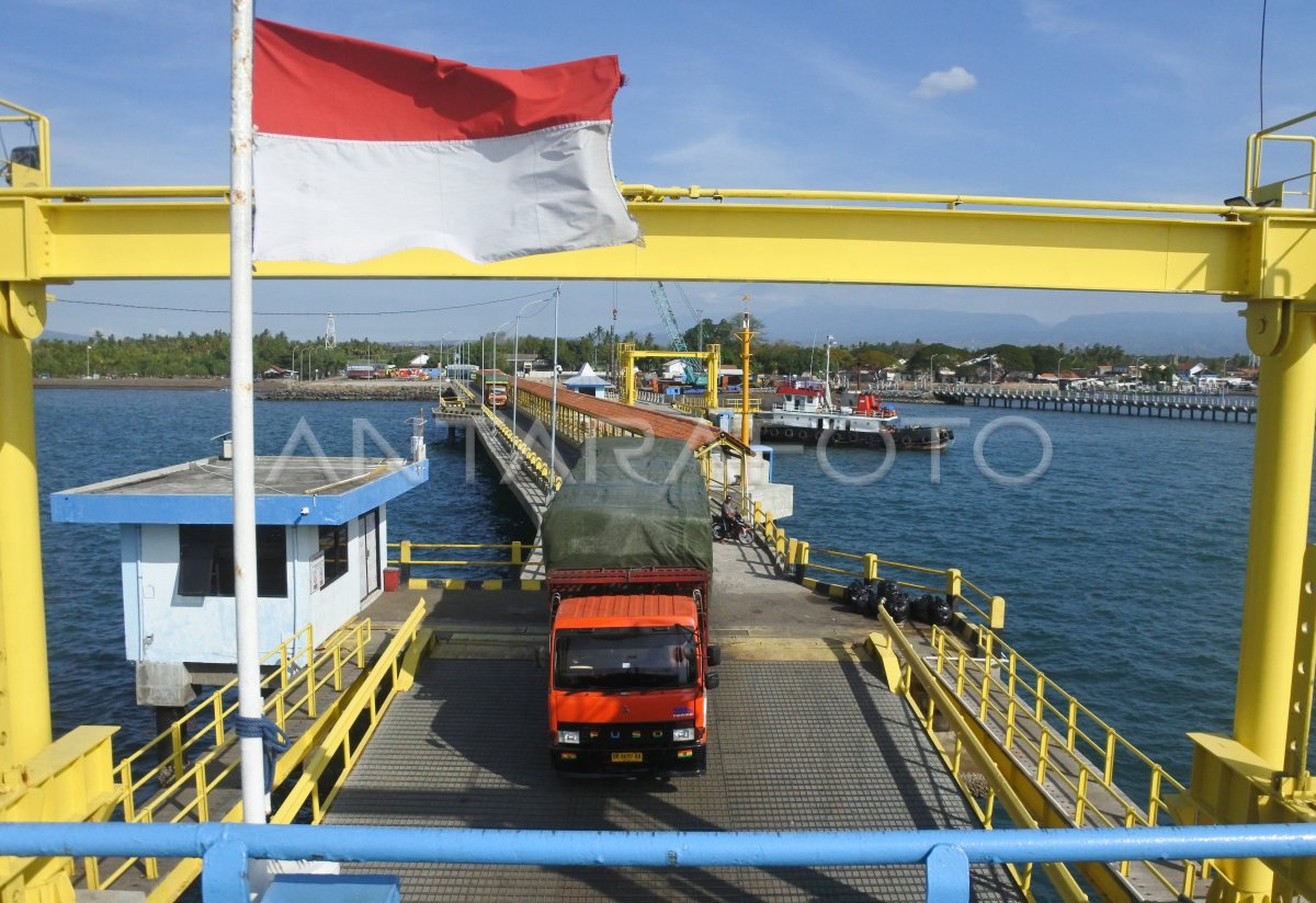 Peningkatan volume kendaraan di Pelabuhan Jangkar