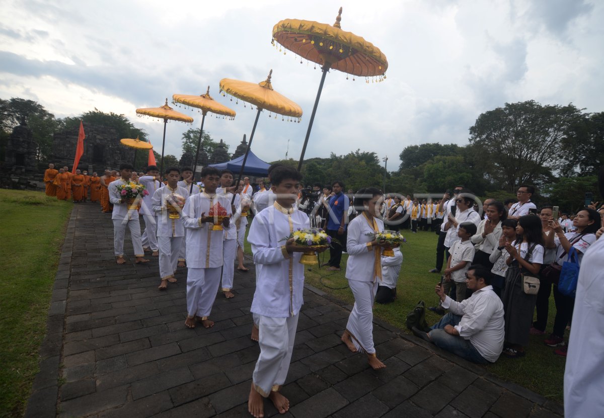 Prosesi sarana puja Waisak 2569 BE di Klaten
