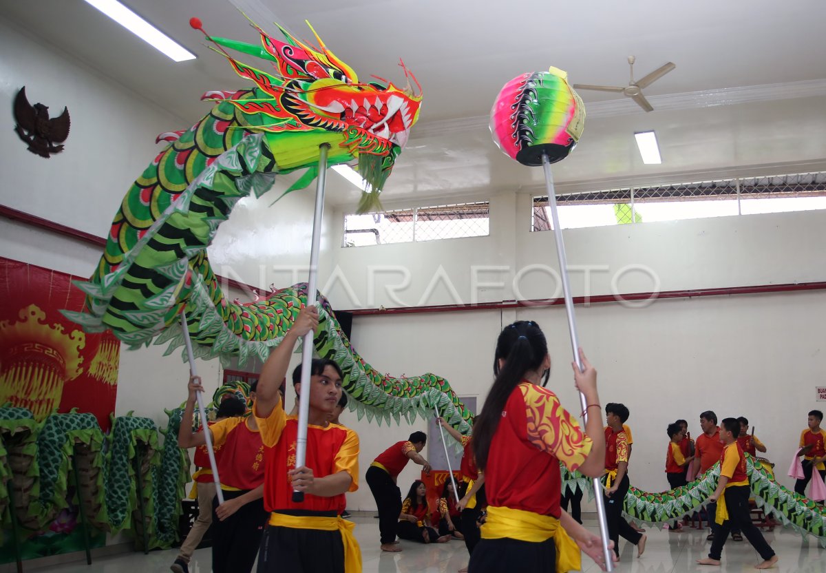 Latihan Lion Dance untuk perayaan Imlek
