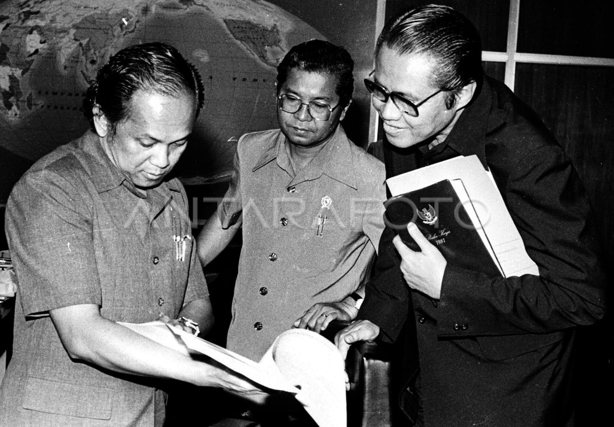 PARA MENTERI BINCANG JELANG SIDANG KABINET TERBATAS