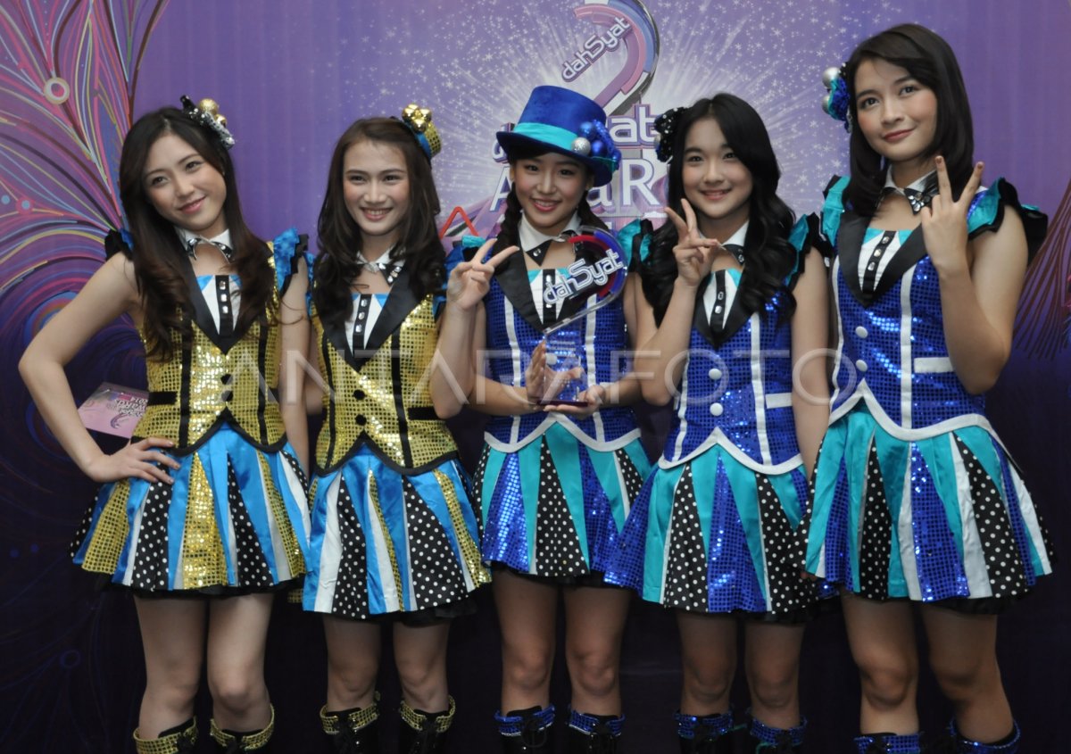 Mushuk bir shisha bilan rus porno