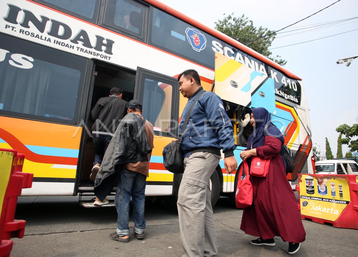 Mudik Idul Adha di Terminal Kalideres