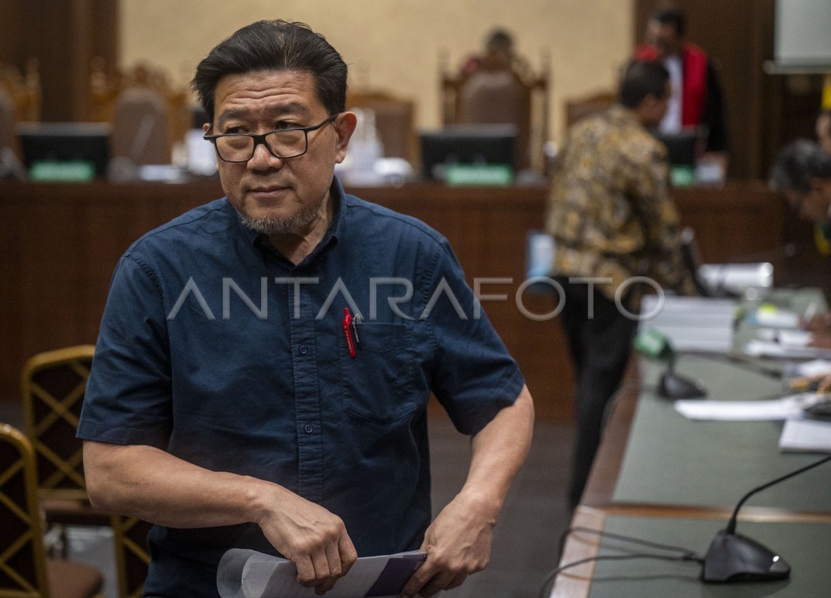 Komediyadan yalangoch xonimlar