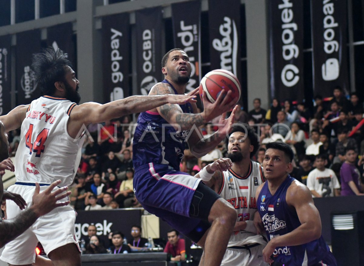 Rans Simba Bogor defeated Pelita Jaya Basketball Jakarta