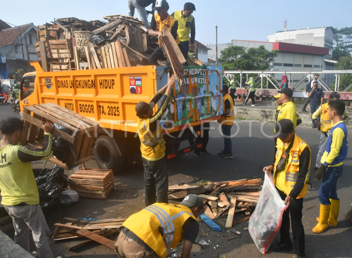 Pembongkaran lapak PKL di Kota Bogor