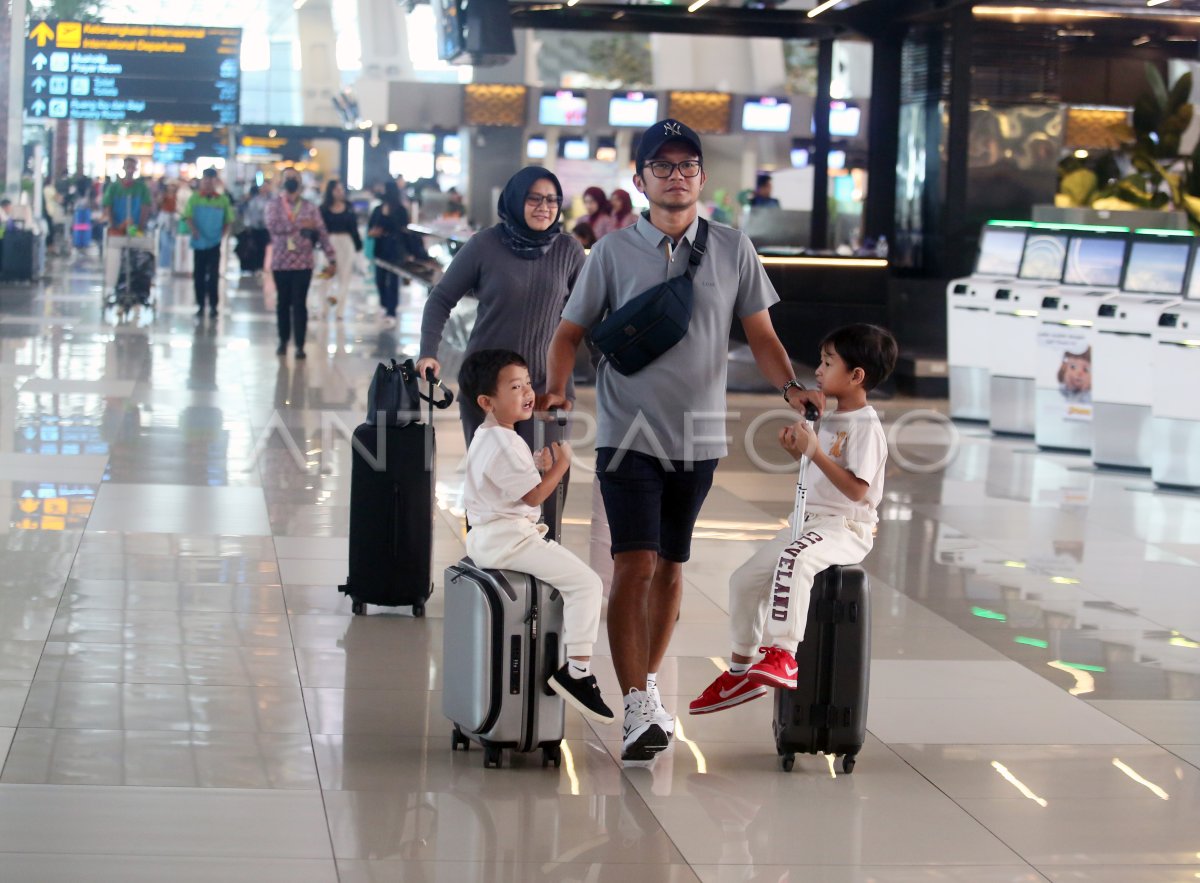 Soekarno Hatta Airport awarded Skytrax World Award
